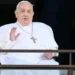 El Papa Francisco abandona el hospital y reaparece ante el pueblo