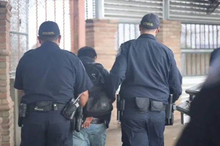 CBP arresta a hombre buscado por homicidio