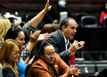 Cámara de Diputados rechaza desafuero contra Cuauhtémoc Blanco