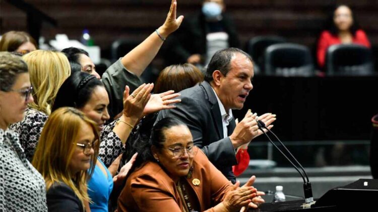 Cámara de Diputados rechaza desafuero contra Cuauhtémoc Blanco