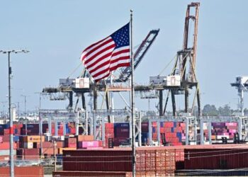 A MAYORÍA DE PRODUCTOS Suspende Trump aranceles otro mes