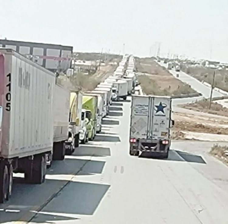 NUEVAMENTE POR REVISIONES Reportan largas filas en Puente III