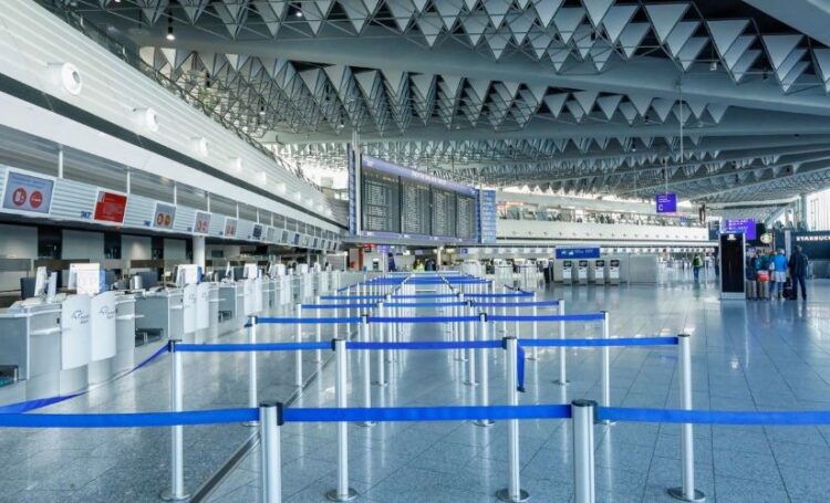 EN ALEMANIA Cancelan tres mil 500 vuelos tras huelga