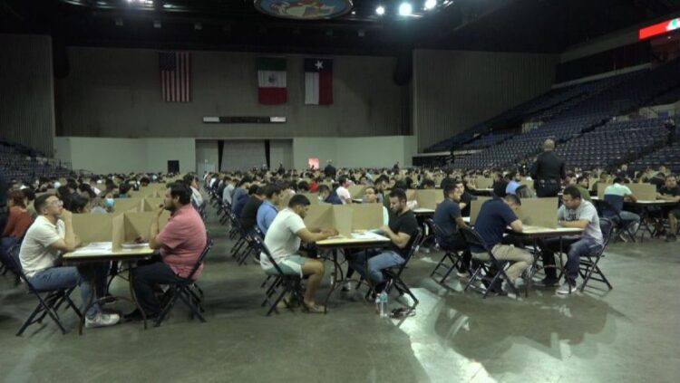 CIENTOS DE LAREDENSES Enfrentan desafío para ser policías