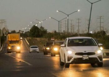 GOBIERNO MUNICIPAL Renuevan alumbrado público en vialidades claves de Nuevo Laredo