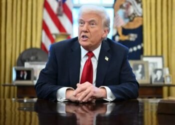 Amaga Trump con más aranceles a UE y Canadá