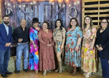 Empleados de UISD reciben homenaje por años de servicio