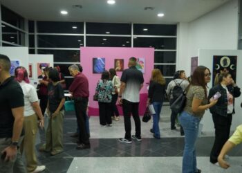 Inauguran exposición de arte en honor a mujeres