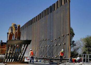 Laredo PROTEGE SU AUTONOMÍA Frena acceso a terrenos para muro