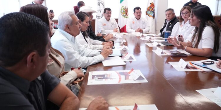 Presenta UAT diplomado y maestría en el área de derecho municipal