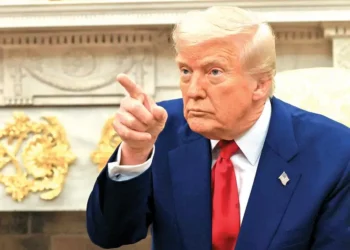 Trump arremete mientras crecen tensiones por aranceles