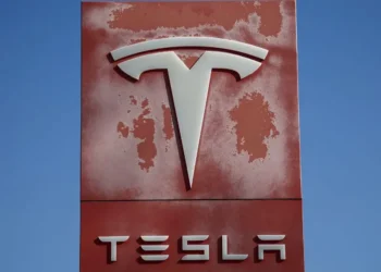 Trump da golpe a Elon Musk: Tesla detiene ventas en China por aranceles