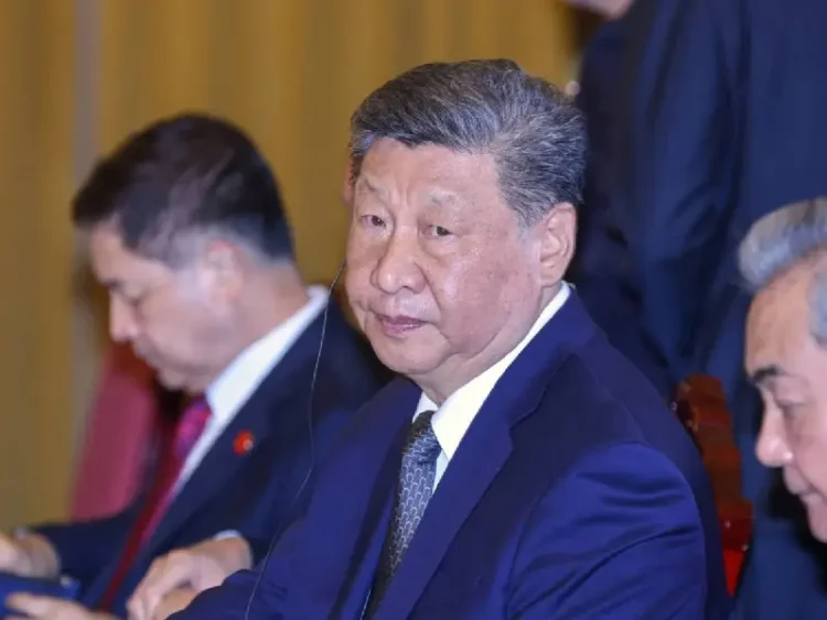 Tensión comercial entre EU y China desploma el precio del petróleo