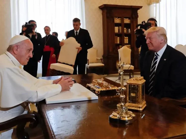 Donald Trump rinde tributo al Papa Francisco tras su fallecimiento