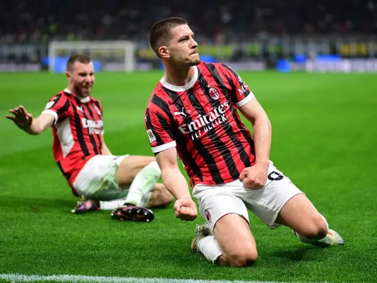 ¡AC Milan y Santi Gimenez son finalistas de la Copa Italia!