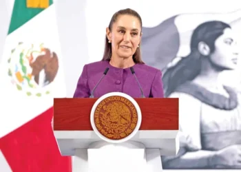 Migrantes impulsan la economía de EU, asegura Sheinbaum