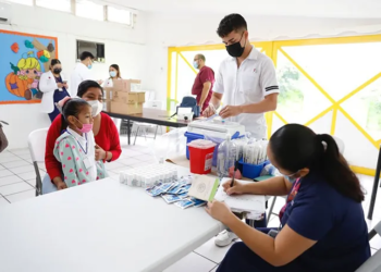 Clínicas UNE ofrecen atención gratuita a menores en abril