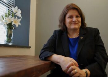 BLOQUEÓ DETENCIÓN DE MIGRANTE FBI arresta a la jueza Dougan de Wisconsin