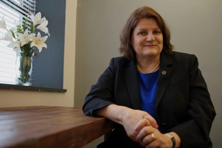 BLOQUEÓ DETENCIÓN DE MIGRANTE FBI arresta a la jueza Dougan de Wisconsin