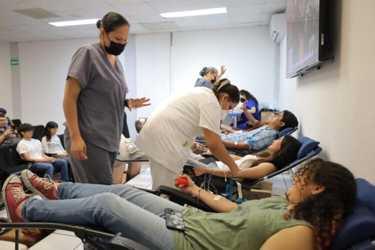 Colabora UAT en campaña para la donación de sangre