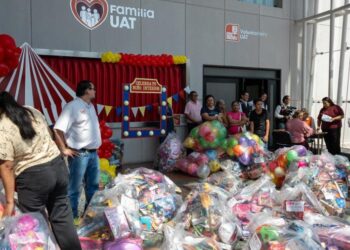 Alegrando corazones, UAT entrega juguetes a la niñez tamaulipeca