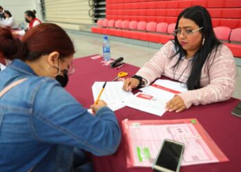 Entregarán tarjetas bancarias a nuevos becarios municipales