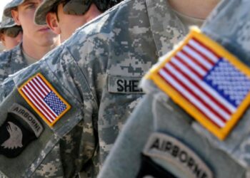 PIDE DONALD TRUMP Prohibir soldados transgénero en el ejército a la Suprema Corte