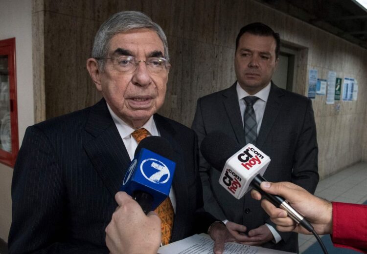 POR CRITICAR A TRUMP EU cancela la visa del ex presidente de Costa Rica