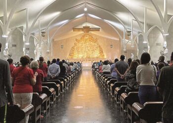 ANTESALA A DOMINGO RESURRECCIÓN Celebra iglesia Procesión del Silencio y el Sábado de Gloria