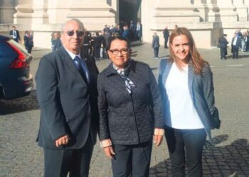 Rosa Icela Rodríguez llega al Vaticano para funeral del papa Francisco