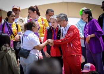 AMÉRICO Y MARÍA DE VILLARREAL Conviven con miles de familias en DIFzania