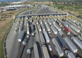 PERSISTEN RIESGOS Exportaciones resisten aranceles de Trump