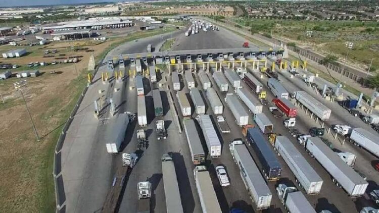 PERSISTEN RIESGOS Exportaciones resisten aranceles de Trump