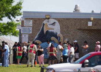 EN DALLAS Tiroteo en secundaria