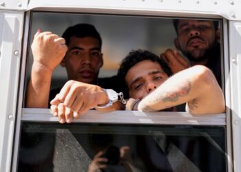 GOBIERNO DE EU En posible desacato por las deportaciones a El Salvador