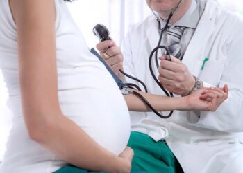 Cuidado de salud, debe nacer desde el embarazo: Médicos