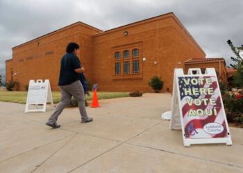 NO INTERESA A LAREDENSES Poca participación en referéndum de bonos