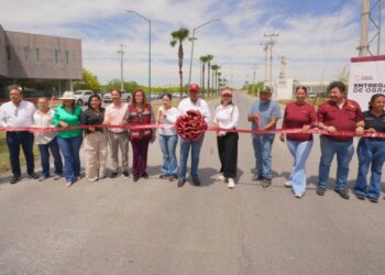 CARMEN LILIA CANTUROSAS Entrega repavimentación en bulevar Municipio Libre