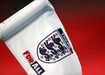 Prohíben participación de mujeres trans en futbol femenil en Inglaterra