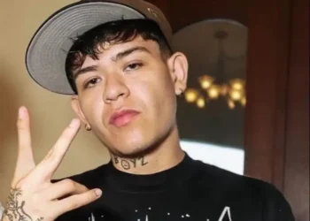 Silencian a Junior H en pleno show por cantar narcocorrido