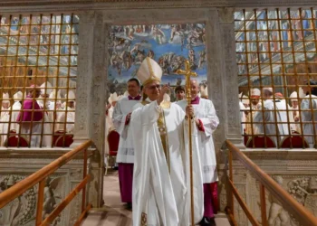 León XIV celebra su primera misa como papa y lanza un llamado global a la paz