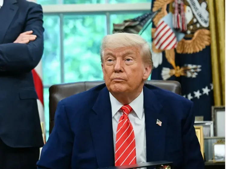 Trump modera postura y sugiere reducir aranceles a China