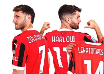 Santiago Giménez honra a su madre con un cambio de dorsal en el Milan