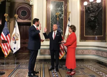 Ronald Johnson toma protesta como embajador de EU en México; alista próxima llegada