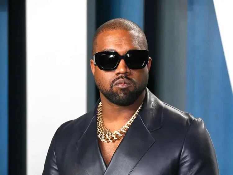 Kanye West se disculpa por elogiar a Hitler y promete no repetir comentarios antisemitas