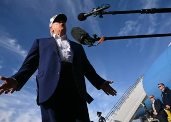 Trump acusa a Putin de estar “completamente loco” y evalúa nuevas sanciones