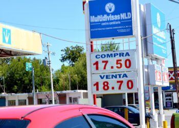SE VAN DE SHOPPING Pega al comercio local dólar barato