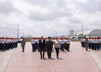 Nuevo Laredo participa en protesta nacional militar