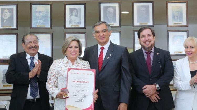 El magisterio es el eje y futuro del país: Américo