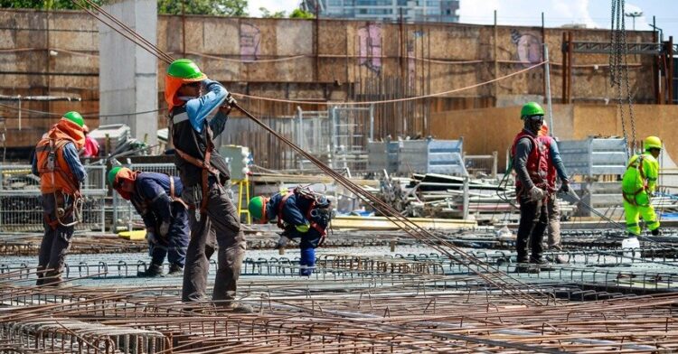 POR ALTAS TEMPERATURAS Construcción pierde mano de obra clave